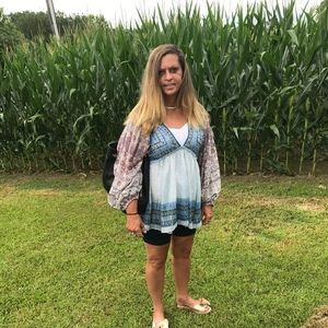 Meet your Posher, Elise